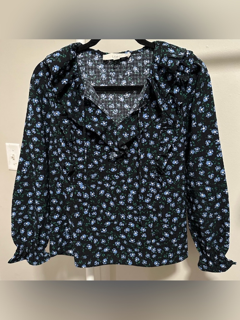 Black and Blue Floral Ruffled Longsleeve Blouse size XS Petite business casual